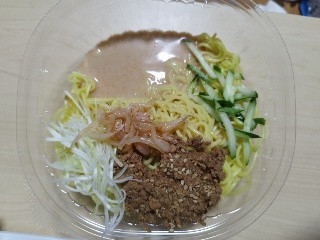 ファミリーマート ごまのコクと花椒の香り！冷し担担麺