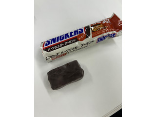 中評価】マース スニッカーズ ハーフシュガーアーモンドの感想