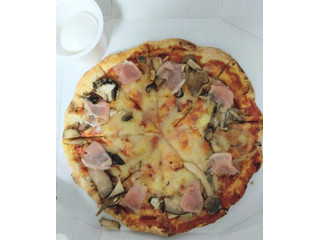 「ガスト 3種きのこと炙り生ハムのピザ」のクチコミ画像 by ミサミサさん