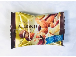 リッチアーモンドチョコレート ポップジョイ