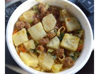 カップヌードル 三種だしの贅沢シーフードヌードル