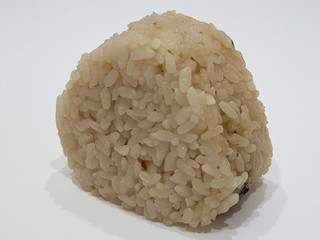 「ファミリーマート 博多一風堂監修 豚骨スープごはんのチャーシューおむすび」のクチコミ画像 by ばぶたろうさん