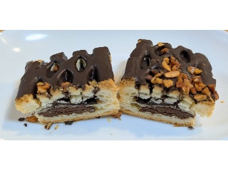 「セブン＆アイ セブンプレミアム ベイクドショコラパイ」のクチコミ画像 by はるなつひさん