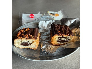 「セブン＆アイ セブンプレミアム ベイクドショコラパイ」のクチコミ画像 by chickyさん