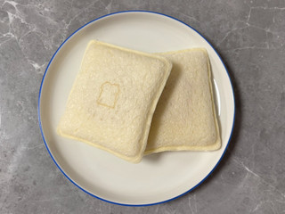 「ヤマザキ ランチパック 極厚苺板チョコと果肉たっぷり苺ジャム 2個」のクチコミ画像 by kopiさん