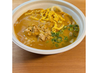 「ローソン スパイスがきいた濃厚カレーうどん」のクチコミ画像 by もみぃさん