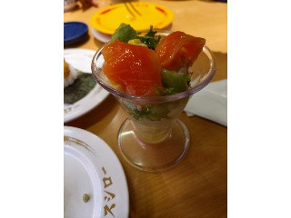 スシロー サーモンのサラダパフェ