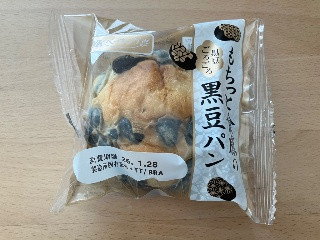 YKベーキング もちっと食感の黒豆パン