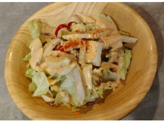 サイゼリヤ チキンのサラダ
