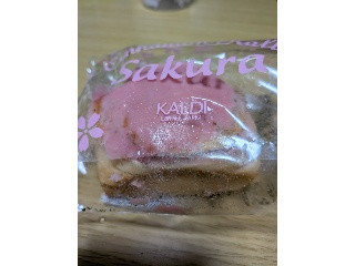 カルディ シナモンロール 桜