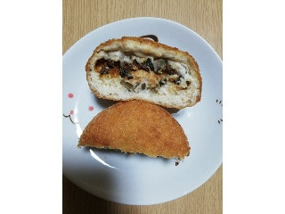 ほうれん草入りカレーパン