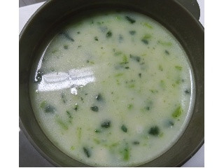 カップスープ チーズ仕立てのほうれん草のポタージュ