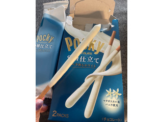 江崎グリコ ポッキー2層仕立て バニラ香るホワイト（江崎グリコ