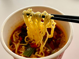 「明星食品 Asian Hot 麻辣湯麺 カップ93g」のクチコミ画像 by 踊る埴輪さん