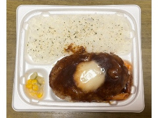 ファミリーマート 鉄板焼のでっかいハンバーグ弁当