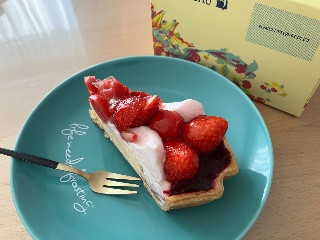 結晶型 “ル ガール”クリームチーズムースのタルト ～桜風味～