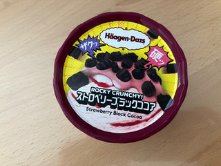 「ハーゲンダッツ ミニカップ ROCKY CRUNCHY！ ソルティハニーバター カップ87ml」のクチコミ画像 by こつめかわうそさん