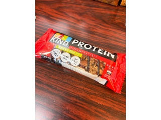 BE KIND プロテイン ダークチョコレート＆アーモンド