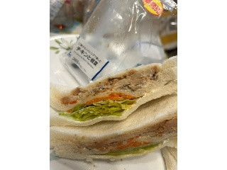 ローソン チキンと根菜サンド