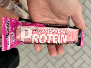 アサヒ 1本満足バー プロテインストロベリー（アサヒグループ食品
