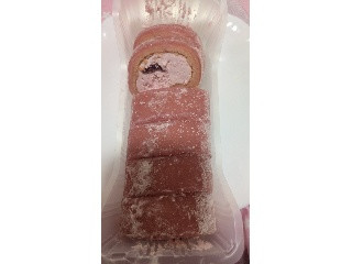 Uchi Cafe’ わらび餅で巻いたもち食感ロール