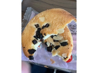 セブン-イレブン ごろっとチョコとアーモンドのケーキ