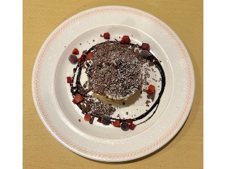 ジョイフル 濃厚ショコラとベリーの窯焼きパンケーキ