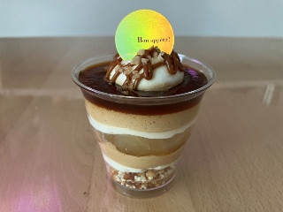 シャトレーゼ りんごと塩キャラメルのカップデザート