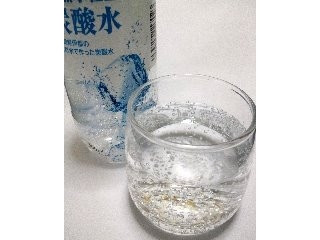 「西友 みなさまのお墨付き 天然水仕立て 炭酸水 500ml」のクチコミ画像 by つなさん