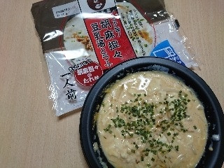 「相模屋食料 コク旨！胡麻担々 豆乳湯とうふ 豆腐300g たれ23g」のクチコミ画像 by じばにゃんさん