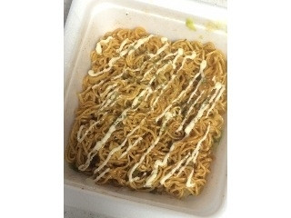 「明星 一平ちゃん夜店の焼そば 蒲焼のたれ味 カップ117g」のクチコミ画像 by すあま.さん