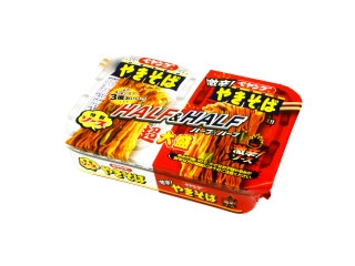 超大盛やきそば ハーフ＆ハーフ激辛