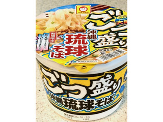 東洋水産ごつ盛り沖縄琉球そば 大盛 2個セット 安価大盛カップ麺「ごつ盛り」から夏らしく「沖縄そば」が登場