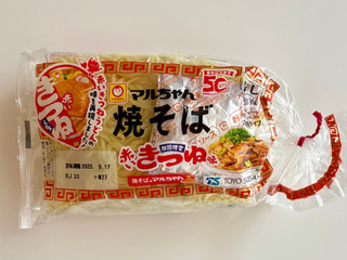 マルちゃん 焼そば 赤いきつね味（東洋水産）クチコミ2件・評価4.5/7点