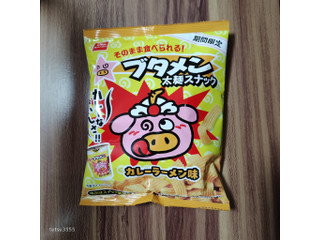 おやつカンパニー ブタメン太麺スナック カレーラーメン味