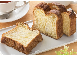 ファミリーマート ファミマ・ベーカリー デニッシュ食パン バターと生クリーム入り