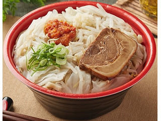ファミリーマート 千里眼監修 濃厚マシマシラーメン ニンニク・辛脂