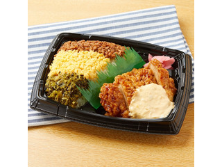 ファミリーマート 増量3色そぼろ＆チキン南蛮弁当