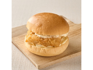 ファミリーマート ソースたっぷりタルタルフィッシュバーガー