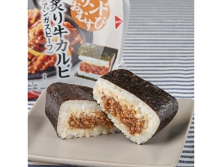 ファミリーマート サンドおむすび 炙り牛カルビ（ファミリーマート