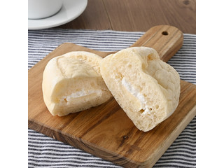 ファミリーマート ファミマルBakery 白生フランスパン 北海道産ダブル練乳ミルク