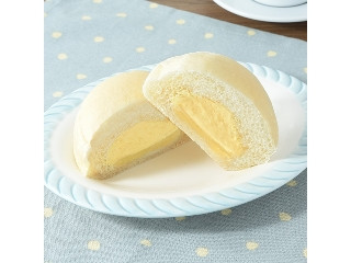 ファミマルBakery 白生クリームパン