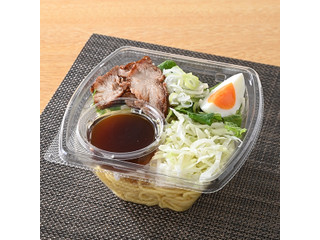 ファミリーマート 炙り焼豚のしょうゆラーメンサラダ