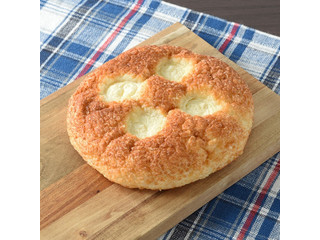 ファミリーマート ファミマルBakery チーズ塩パン ロレーヌ産岩塩使用
