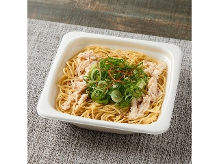 ファミリーマート ごま油香る 青ねぎと蒸し鶏のパスタ