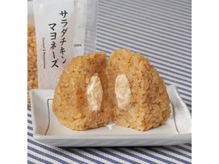 ファミリーマート サラダチキンマヨネーズおむすび