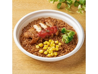 ファミリーマート 旨辛仕立て！グリルチキン＆スパイシーピラフ
