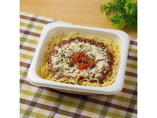 ファミリーマート 鎌倉パスタ監修 生パスタチーズボロネーゼ