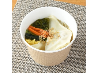 ファミリーマート ワンタンと三陸産めかぶの中華風春雨スープ