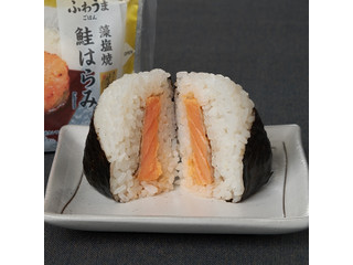 ファミリーマート 鮭はらみおむすび